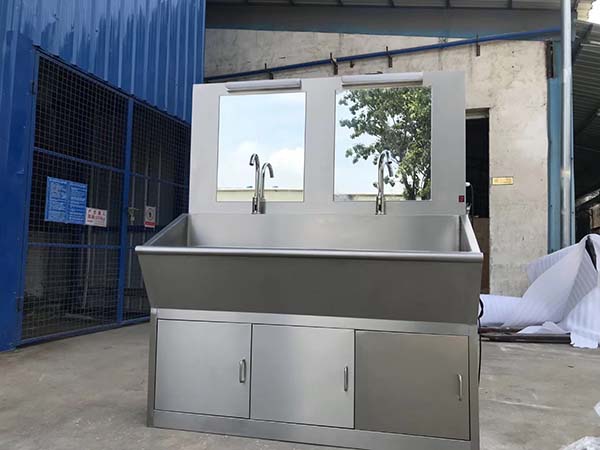 自動(dòng)感應(yīng)醫(yī)用洗手池